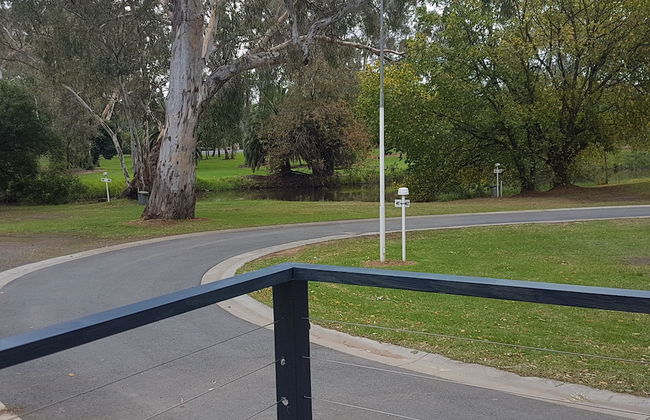 Euroa Caravan Park - Foto 45