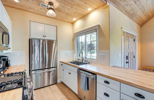 Auburn Farmhouse with Fireplace, Close to Wineries - Foto 11