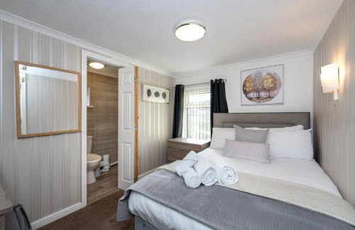 New Lodge Rooms- with Free Parking - Foto 11