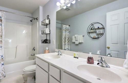 Breezy Lakefront Condo with Balcony and Lake View! - Photo 15