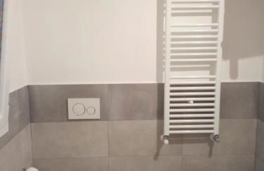 The judas trees - Foto 35