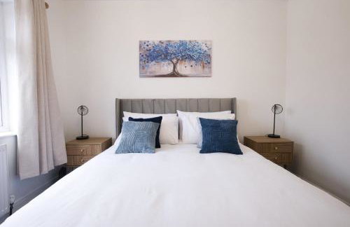 Westhoughton 3 Bedroom House - Free Parking - Photo 10