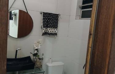 Linda casa com piscina, quiosque e churrasqueira a 150 metros da praia - Foto 14