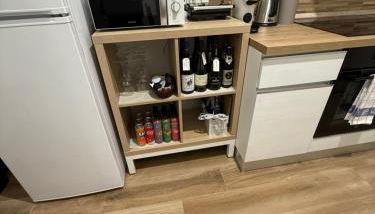 Melannie's Apartment 2 - Photo 3, stove, toaster, minibar