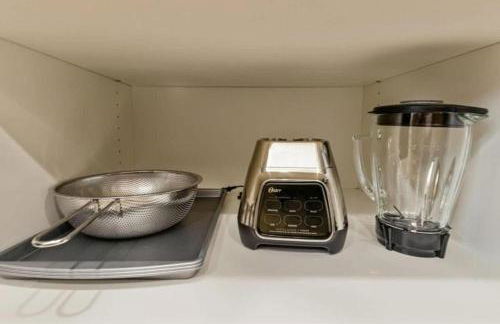 3 Min to DT - 2 Car Garage - Lux Townhome - King Bed - Foto 5