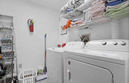 Charming Getaway l recently renovated l Hidden Valley l 4BR+3Bath l Hot Tub - Foto 14