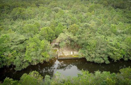Casa Enorme para 12 pessoas, 4 suites e um fundo com 18mil metros de mata e um pier no rio que sai para o mar-Internet 100MB - Photo 17
