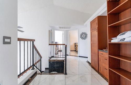 Family Fun 4-bedroom house House with Free Heated Pool & Hot Tub & Game Room & Mini Golf in Chandler - Foto 29