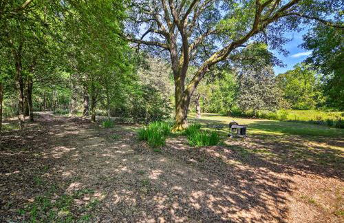 Secluded Baton Rouge Area Hideaway with Lawn! - Foto 2