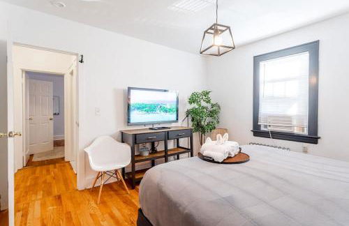 The B&W Haven 5BR Home with yard theater - Foto 23