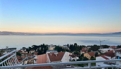 The Best View Apartment - Photo 3