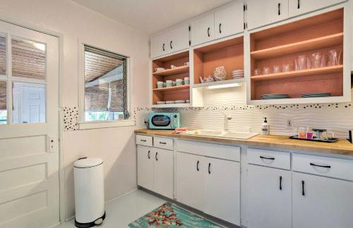 Yard and Hot Tub Historic Lake Worth Cottage! - Photo 12