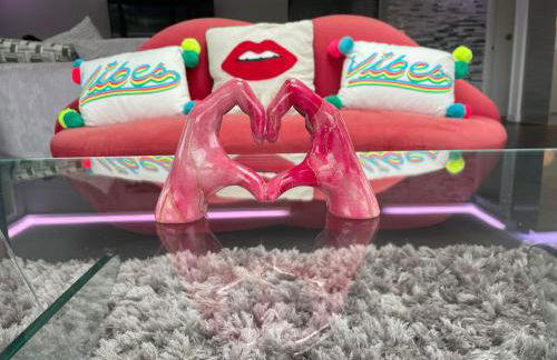 Luxury Accom with Amazing Views over Rudyard Lake - Photo 24