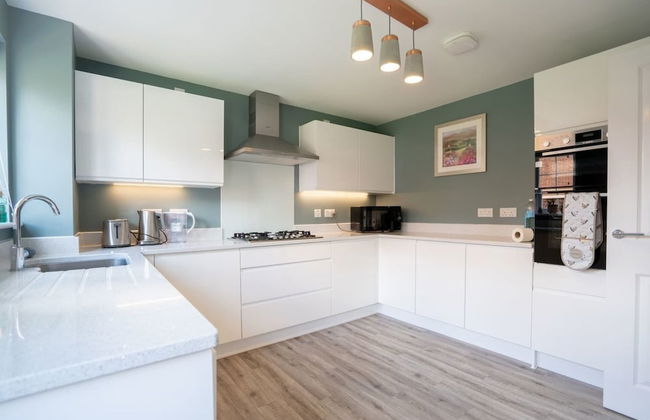 Lovely 5-bed House in Centre of Bicester Village - Foto 15