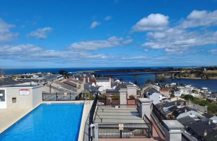 MODERNO PISO CON LA MEJOR TERRAZA DE RIBADEO Y VISTAS MARAVILLOSAS - Foto 3