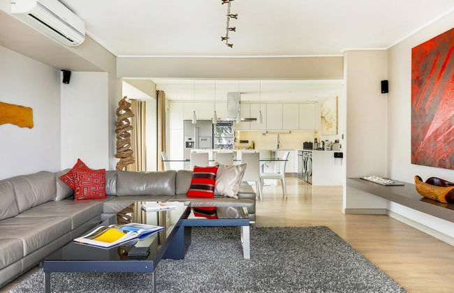 Modern Apartment in Camps Bay w Private Pool Houghton Steps - Photo 4