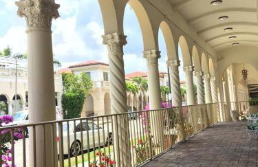 Hemingway Suites at Palm Beach Hotel Island - Photo 28