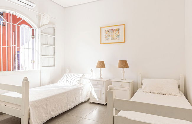 4 quartos piscina 350 m praia - Foto 15