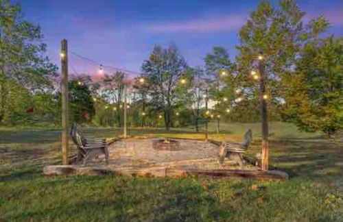 The Luxe/Hot Tub/Putt Putt/10 Miles Shaker Village - Foto 25