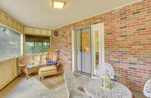 Fort Calhoun Home with Screened Porch and Playground! - Foto 16