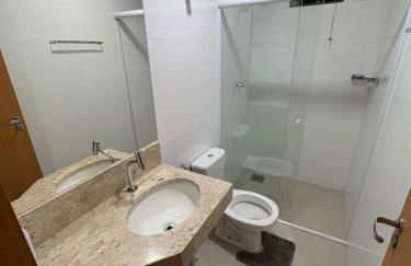 Flat Confortavel com Ar e Prox Shopping e Centro - Foto 9