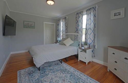 Beautiful Modern Beach House! - Photo 26