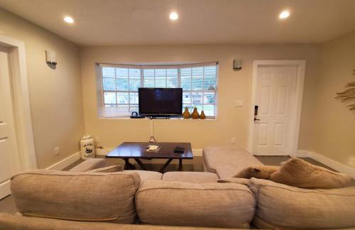 Lakefront Vacation Home - Sleeps 8 - Foto 13