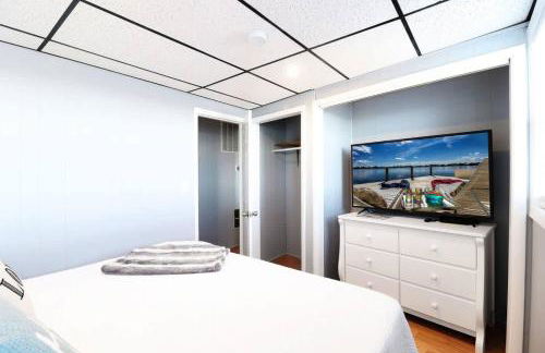 Chain O' Lakes Beach Penthouse Sunset View and Boat Dock - Foto 25