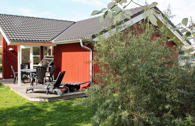 Pretty Holiday Home With View - Photo 39