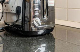 Amazing River view 2 bedroom apartment, sleeps 6, balcony and parking - Foto 30