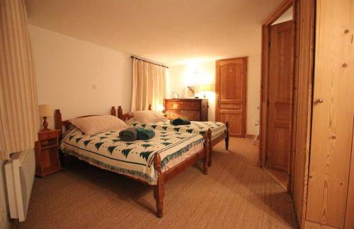 Atmospheric, original stone chalet in Meribel - Photo 17