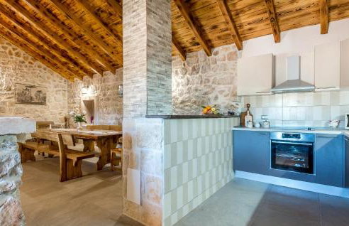 Awesome Home In Unesic - Foto 22