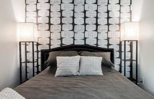 Retro Meets Modern Two Houses Sleeps 16 - Foto 32