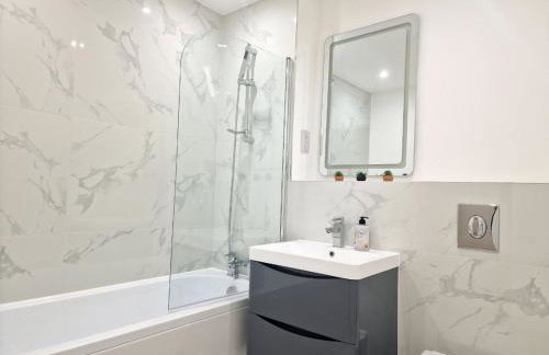 The Romford Luxe Haven - Fully Furnished 2BR - Foto 20