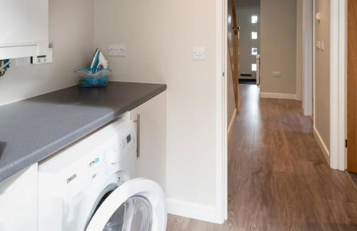 Seaside 3BD Retreat with Balcony & Stunning Views - Foto 15