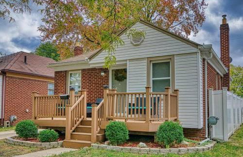 Beautiful Modern home with all year use HOT TUB, Pool table, Game room, & Propane fire pit!! - Foto 10