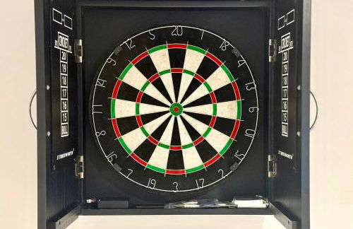 Winter Getaway - Luxury Bungalow w Games Room - Photo 43