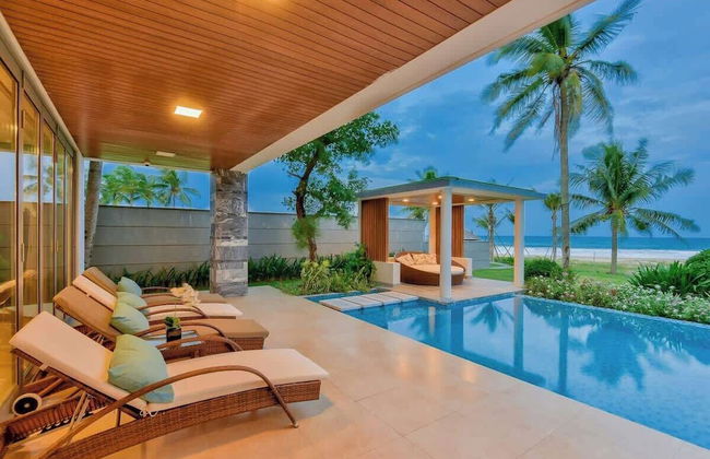 Luxe 6BR Beachfront Villa: Group Getaway Haven - Foto 19