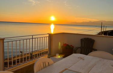 Villa GLORIA intero alloggio sulla spiaggia 8 posti letto 15 minuti da Palermo e 35 da Cefalu - Foto 21