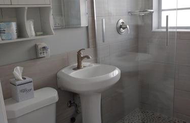 Sunrise Ocean Suites - Photo 3