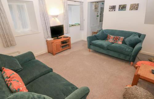 Wood Cottage - Photo 5