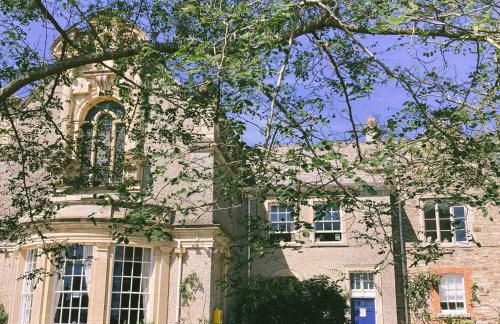 Epiphany House - Photo 20