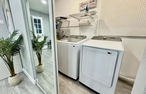 Luxury 4BR Getaway with Heated Pool & Cozy Vibes! - Foto 39