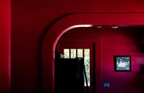 The Swan - Vibrant East Hill Getaway - Foto 6