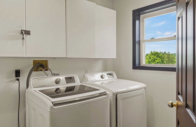 For Lake Sake by Avantstay Lakefront + Hot Tub + View - Photo 50