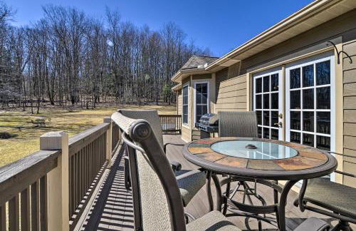 Private Family Home with Deck, Porch and Forest Views! - Foto 1