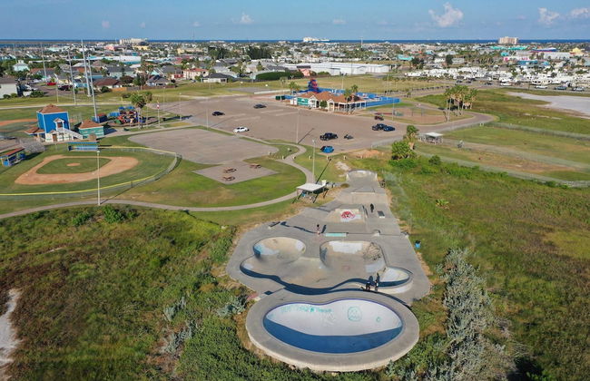 Ridley Retreat Community Pool, Mins to the Beach Corpus Christi + Port A - Foto 39