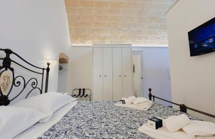 Monte Bello Suites - Photo 13