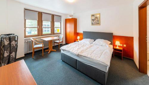 Grosse Gruppenunterkunft im Nationalpark Eifel mit Bar und Terrasse - Photo 5