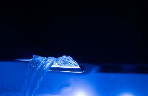 Premium suite with jacuzzi - Photo 46